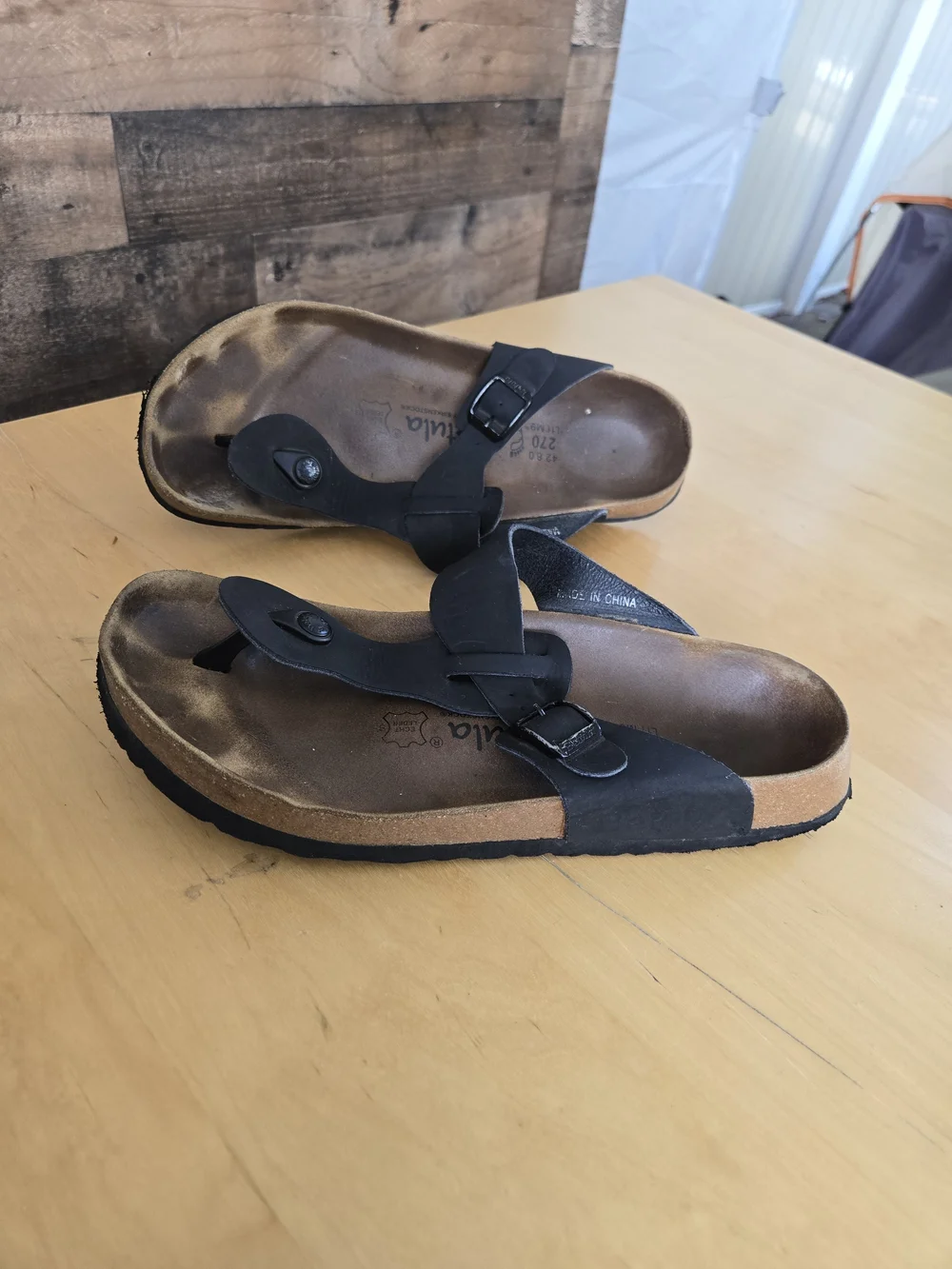 Birkenstocks Gizeh Sandals Size 42 EU, Ladies Sz 11, Men's Sz 9
